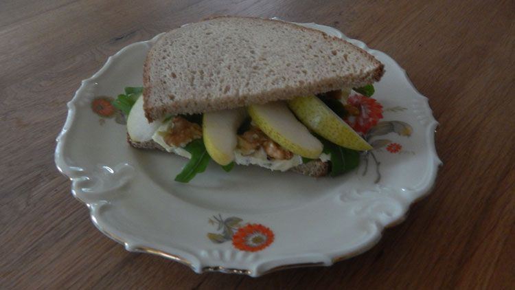 Birne-Walnuss-Brot
